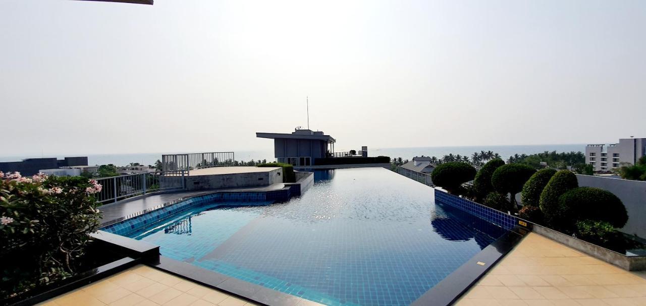 Cozy Near Beach 200M With Toproof Pool At Patio Bangsaen Apartment Bagian luar foto